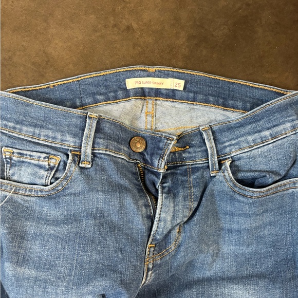 Levi’s 710 Super Skinny Jeans - Picture 3 of 4